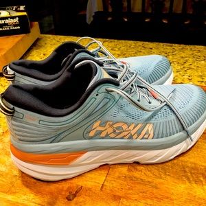 Like new Hoka One One sneakers, size 11.